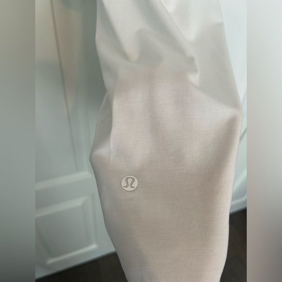 lululemon Fundamental Oversized pocket tee Sz. Small - Picture 3 of 3